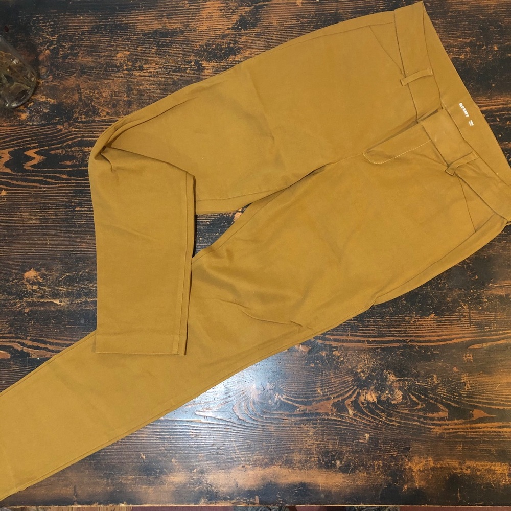 Old Navy Pixie pants size 6
